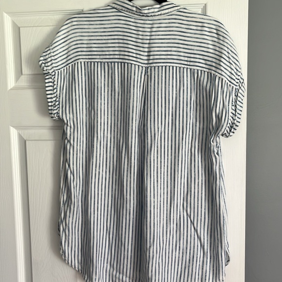 AE Oversized Button-down Top - Picture 4 of 5